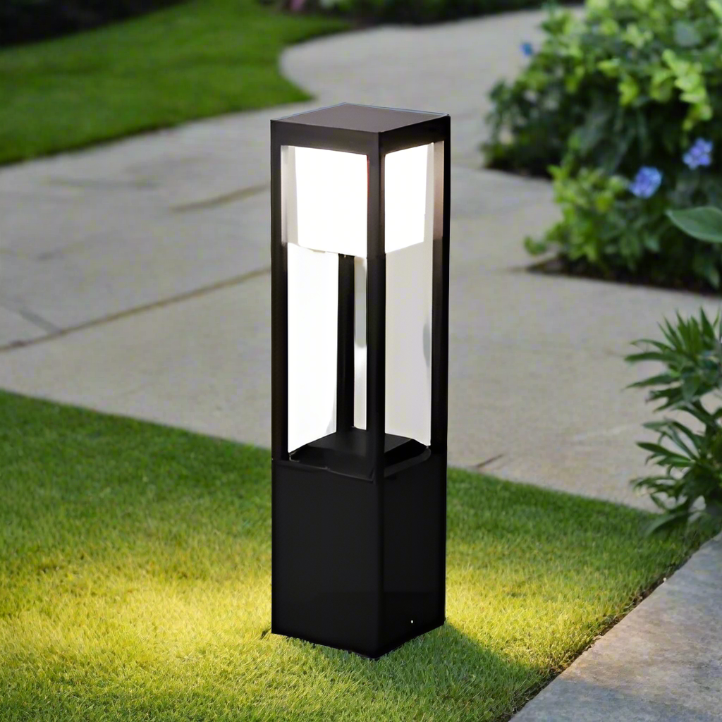 Solar Garden Light with Warm White LED – Cube Design for Stylish Outdoor Ambience