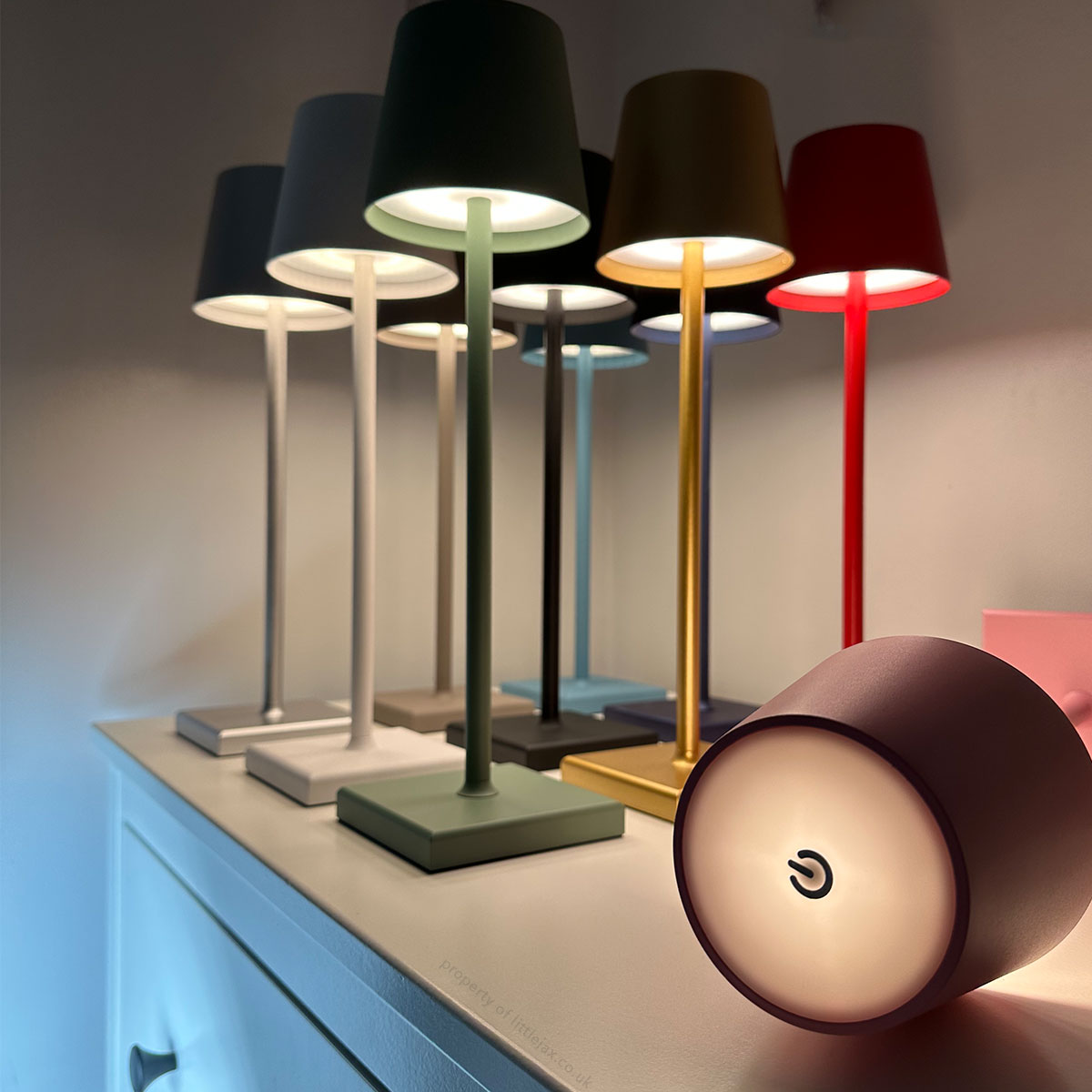 Cordless Modern Table Lamp with Adjustable Brightness – Minimalist Design for Home, Office, or Bedside Use-6