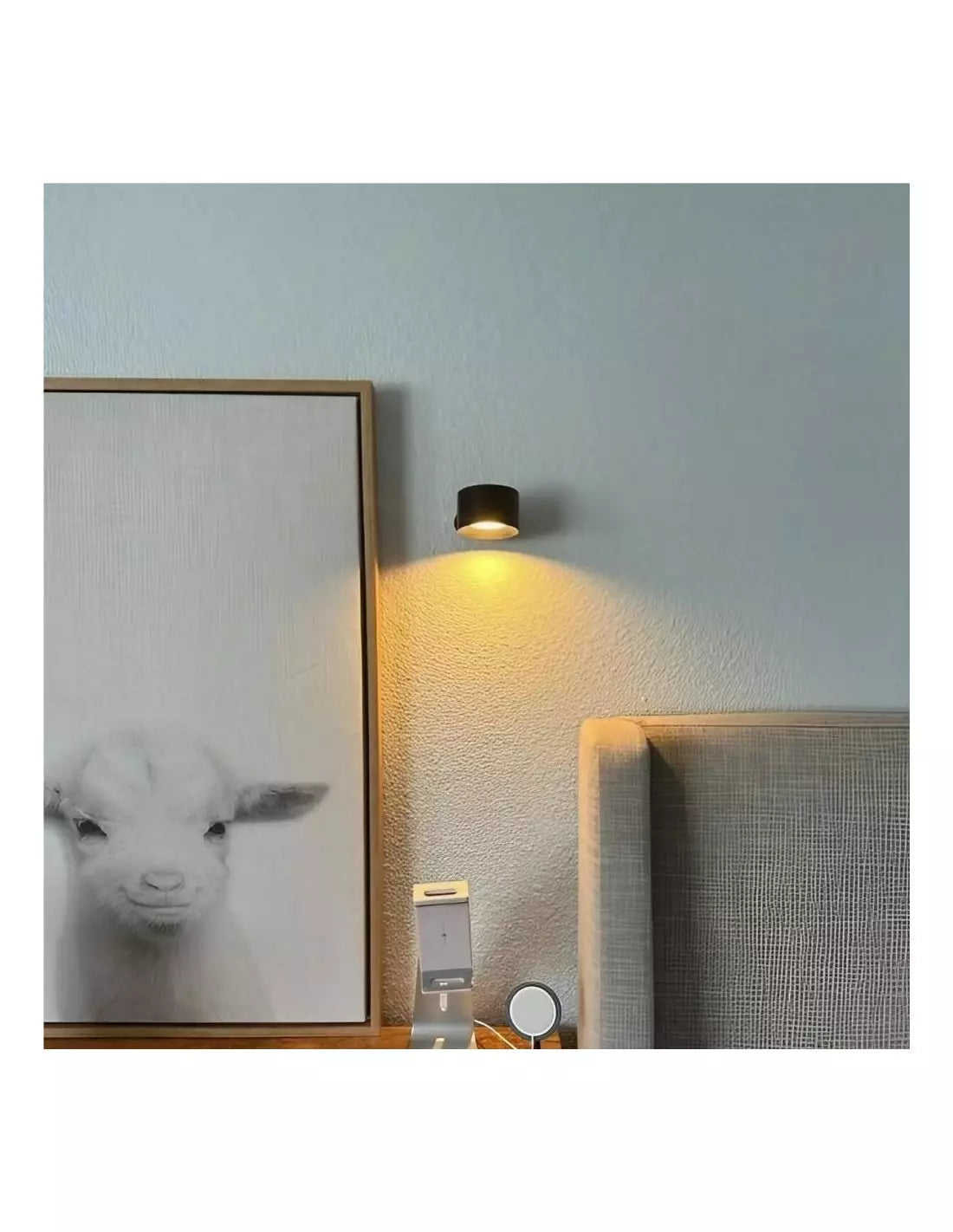 Wireless Rechargeable LED Wall Lamp – 360° Swivel Touch Control Wall Light for Indoor Use, Adjustable Brightness and Colors